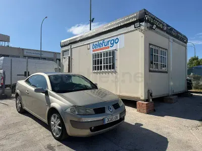 Usado Renault Mégane Cabriolet Authentique 110 CV (80 kW) 2005 Gris / plata Descapotable