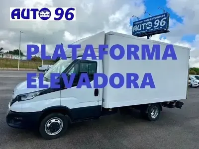 Begagnad Iveco Daily 156 HK (114 kW) 2023 Vit Sedan