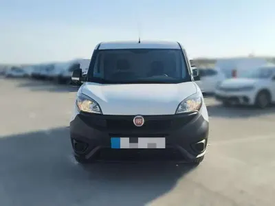 Usado Fiat Doblò 95 CV (69 kW) 2021 Blanco Monovolumen