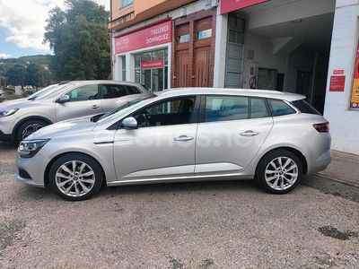Usado Renault Mégane GrandTour Zen 110 CV (80 kW) 2017 Gris / plata Familiar