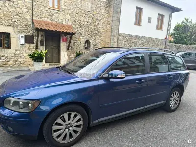 Usado Volvo V50 Momentum 136 CV (100 kW) 2006 Azul Familiar