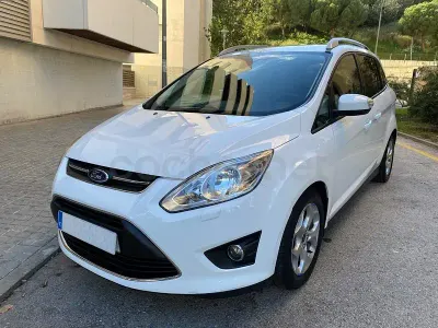 Usado Ford Grand C-Max 125 CV (91 kW) 2013 Blanco Monovolumen
