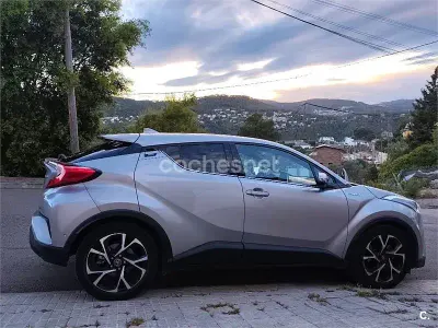 Begagnad Toyota C-HR