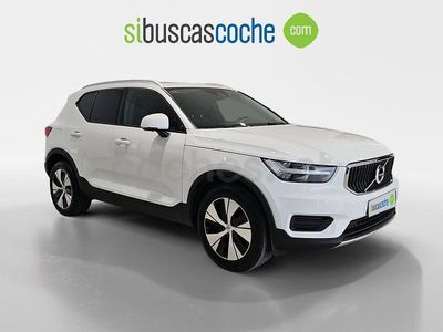 Begagnad Volvo XC40 Momentum 163 HK (119 kW) 2021 Vit SUV