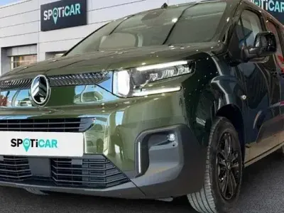 Usado Citroën Berlingo 102 CV (75 kW) 2024 Verde Monovolumen