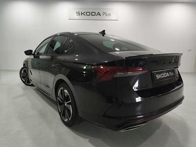 Usado Skoda Octavia RS 200 CV (147 kW) 2023 Negro