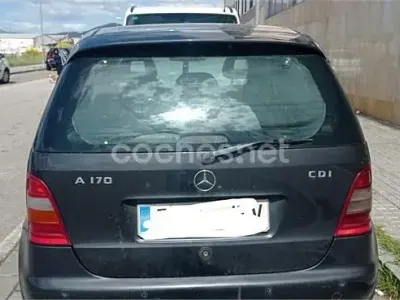 Usado Mercedes A170 Elegance 90 CV (66 kW) 2000 Negro Monovolumen