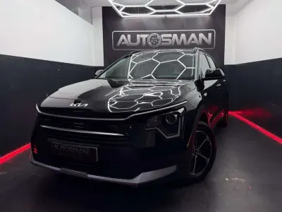 Usado Kia Niro 141 CV (103 kW) 2022 Negro SUV