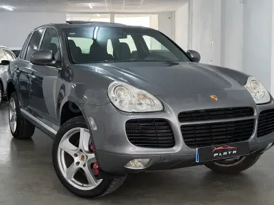 Käytetty Porsche Cayenne Turbo 450 HP (330 kW) 2005 Harmaa Katumaasturi