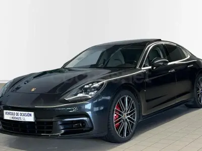 Käytetty Porsche Panamera 4S 440 HP (323 kW) 2016 Harmaa Sedan