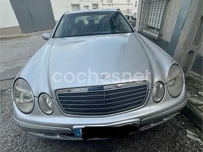 Gris / plata Usado 2003 Mercedes E220 Elegance Berlina | 4000 € (Buen precio)
