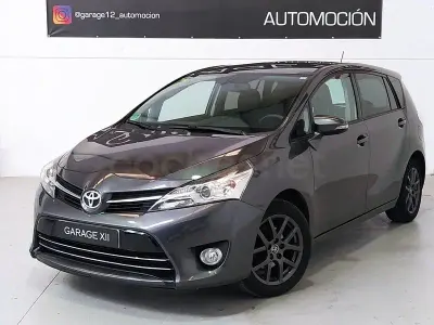Käytetty Toyota Verso Advance 132 HP (97 kW) 2015 Harmaa Tila-auto