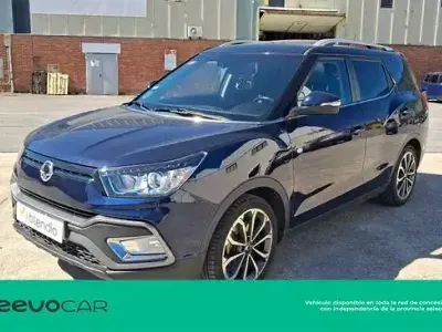 Usado SsangYong XLV Limited 115 CV (84 kW) 2017 Azul SUV