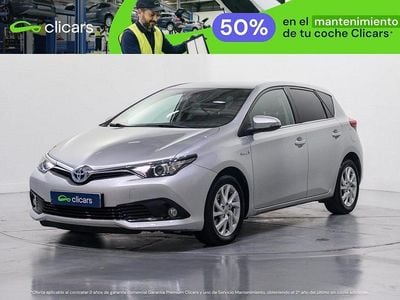 Usado Toyota Auris Hybrid Active 136 CV (100 kW) 2018 Gris / plata Berlina
