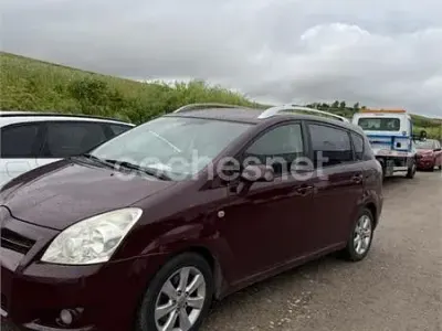 Käytetty Toyota Corolla Verso Sol 136 HP (100 kW) 2008 Punainen Tila-auto