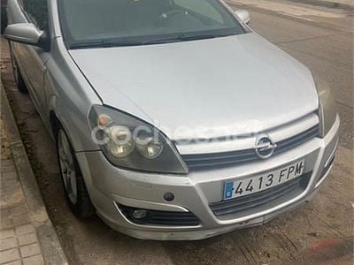 Usado Opel Astra GTC Sport 100 CV (73 kW) 2007 Gris / plata Berlina