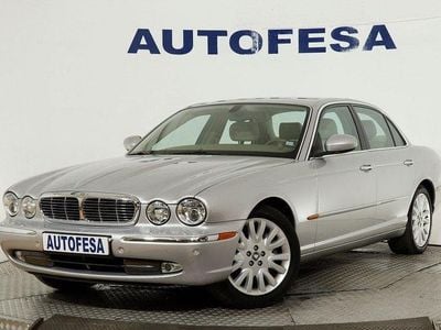 Usado Jaguar XJ 300 CV (220 kW) 2003 Plateado Berlina