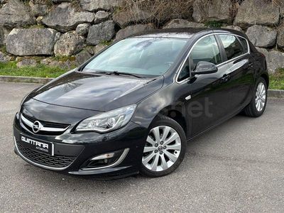 Usado Opel Astra Excellence 140 CV (102 kW) 2013 Negro Berlina
