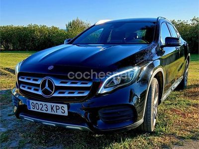 Käytetty Mercedes GLA200 AMG line 136 HP (100 kW) 2018 Musta Katumaasturi
