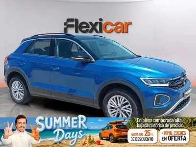 Usado VW T-Roc Life 150 CV (110 kW) 2023 Azul SUV