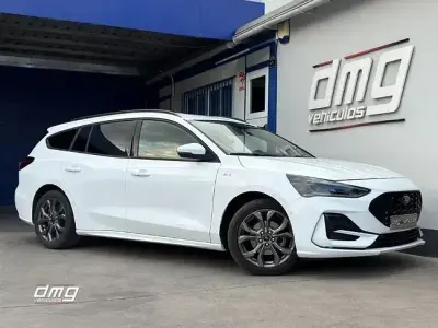 Usado Ford Focus ST-Line 155 CV (114 kW) 2022 Blanco Familiar