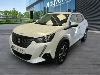 Usado Peugeot 2008 Allure 131 CV (96 kW) 2022 Blanco SUV