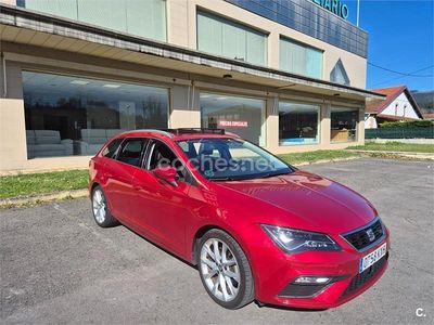 Usado Seat Leon FR 130 CV (95 kW) 2019 Rojo Familiar