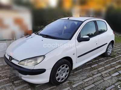Usado Peugeot 206 75 CV (55 kW) 2003 Blanco Berlina