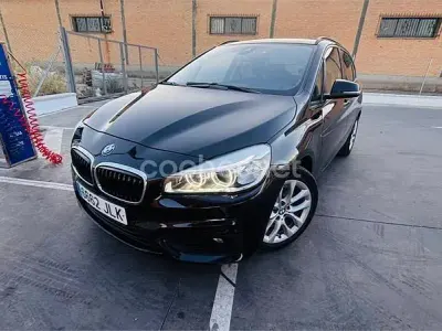 Usado BMW 218 Comfort Edition 150 CV (110 kW) 2016 Negro Familiar
