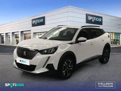 Usado Peugeot 2008 Allure 100 CV (73 kW) 2022 Blanco SUV