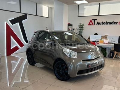 Marrón Usado 2012 Toyota iQ Utilitario | 6999 € (Un poco caro)