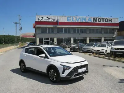Usado Hyundai Bayon 100 CV (73 kW) 2022 Blanco SUV