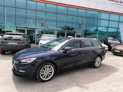 Usado Seat Leon XCELLENCE 150 CV (110 kW) 2022 Gris / plata Familiar