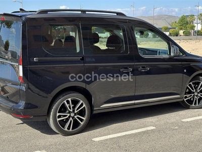 Usado VW Caddy Life 122 CV (89 kW) 2022 Negro Monovolumen