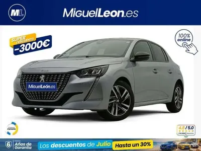 Usado Peugeot 208 Allure 102 CV (75 kW) 2023 Gris Utilitario