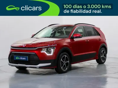 Usado Kia Niro 105 CV (77 kW) 2023 Rojo SUV