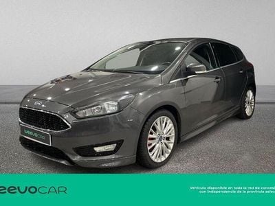 Usado Ford Focus Trend 125 CV (91 kW) 2016 Gris Berlina