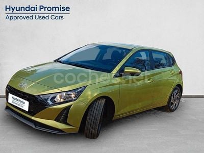 Usado Hyundai i20 100 CV (73 kW) 2024 Amarillo Berlina