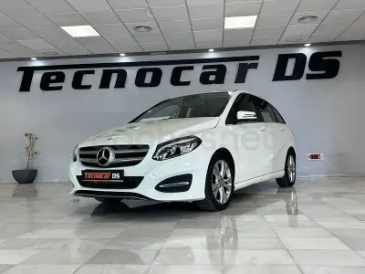 Usado Mercedes B180 Urban 109 CV (80 kW) 2016 Blanco Monovolumen