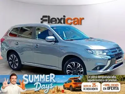 Usado Mitsubishi Outlander P-HEV 203 CV (149 kW) 2017 Gris