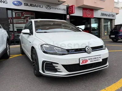 Usado VW Golf VII GTE 204 CV (150 kW) 2020 Blanco Berlina