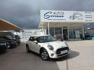 Usado Mini ONE 102 CV (75 kW) 2020 Beige Utilitario