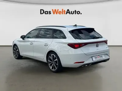 Usado Seat Leon FR 150 CV (110 kW) 2025 Blanco Familiar