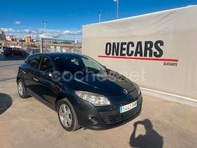 Gris / plata Usado 2009 Renault Mégane Dynamique Berlina | 4695 € (Precio justo)