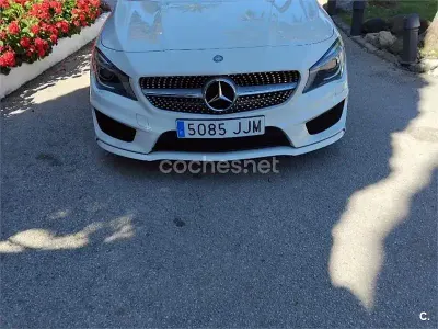 Usado Mercedes CLA200 AMG line 136 CV (100 kW) 2015 Blanco Coupe