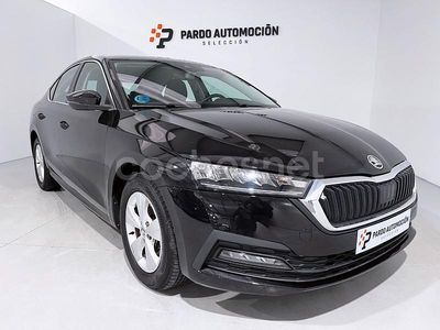 Usado Skoda Octavia Ambition 150 CV (110 kW) 2021 Negro Berlina