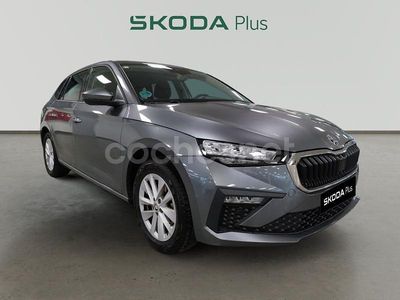Usado Skoda Scala Selection 115 CV (84 kW) 2024 Gris / plata Utilitario