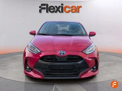 Usado Toyota Yaris Hybrid Active 116 CV (85 kW) 2023 Rojo