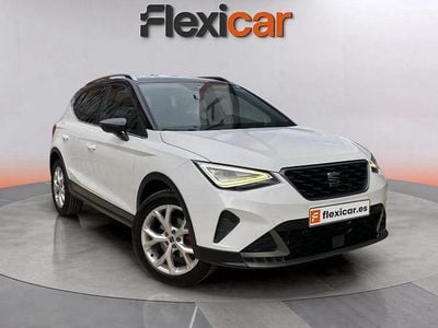Usado Seat Arona FR 150 CV (110 kW) 2023 Blanco SUV