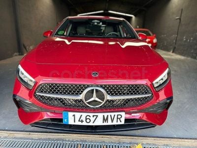 Begagnad Mercedes A180 116 HK (85 kW) 2025 Röd Sedan